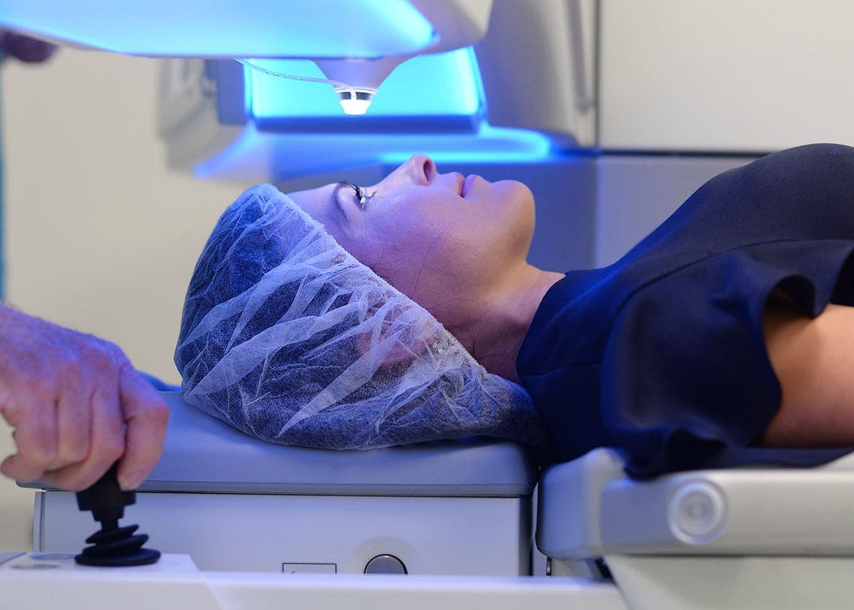 LASIK mi, SMILE Pro mu? Kırma Kusurlarında Hangi Cerrahi Yöntem Hangi Göz Yapısına Tercih Edilir?